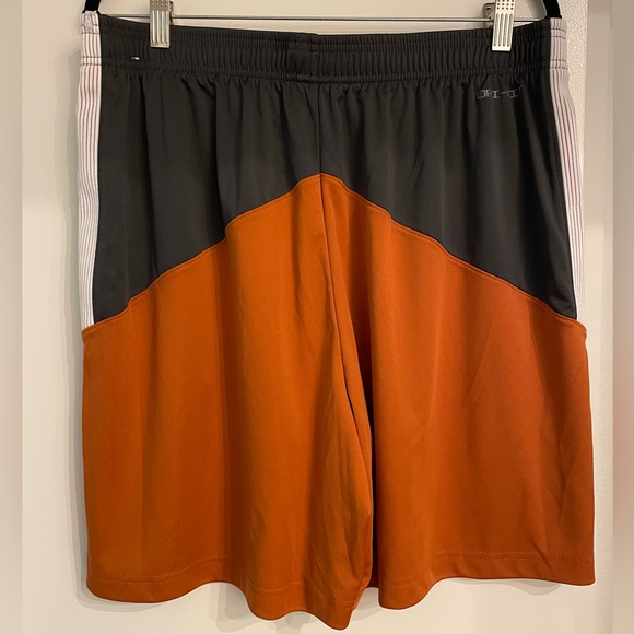 Nike Texas Longhorns dri-fit athletic shorts XL - Picture 2 of 9